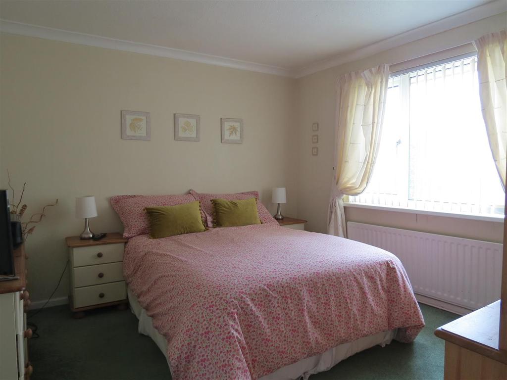Bedroom:
