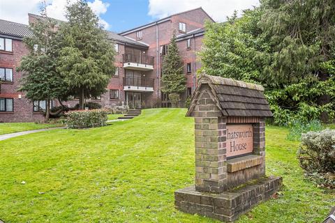 66 Whitehaven Close, Bromley, BR2 0YN