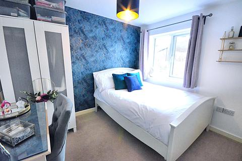 31 Greenhurst Crescent, Oldham, OL8 2QQ