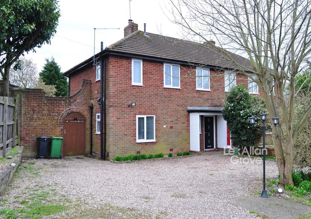 High Farm Road, Hasbury, Halesowen 3 bed semidetached house £250,000