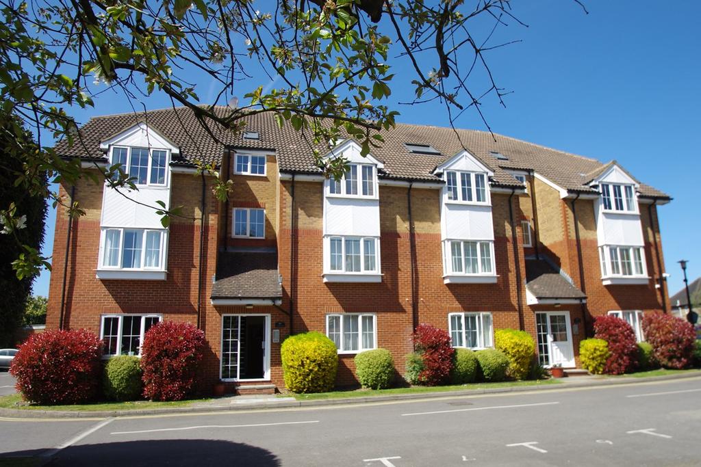 Holm Oak Park, Hagden Lane, Watford, WD18 1 bed duplex £850 pcm (£196 pw)