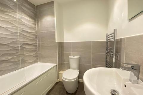 10 Bugle Close, Salford, M7 2GP