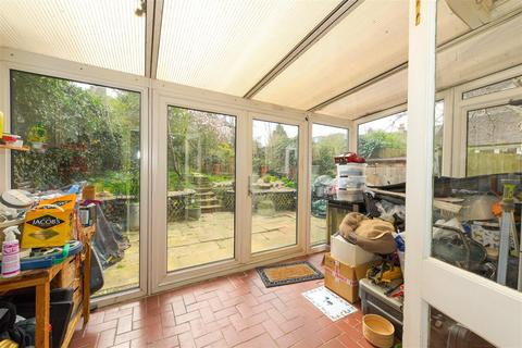 2 Cockshot Road, Reigate, RH2 7HD