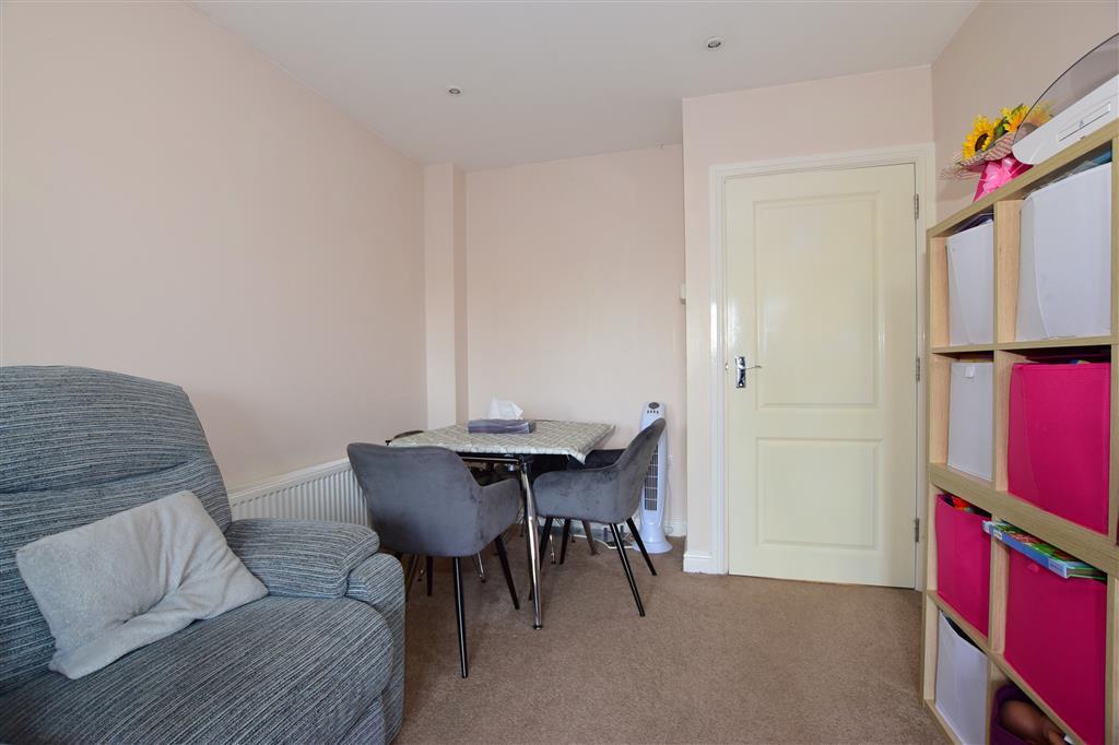 Lounge/ Dining Room