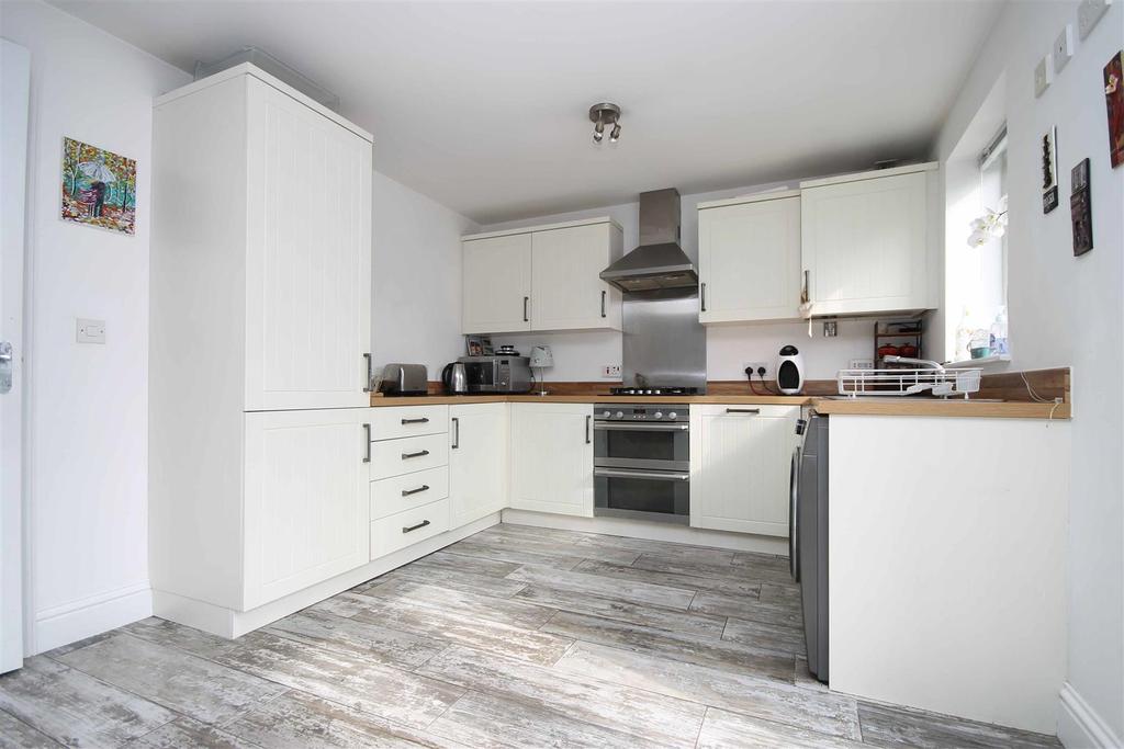 Greenvale Avenue, Newcastle Upon Tyne 3 bed detached house £199,950