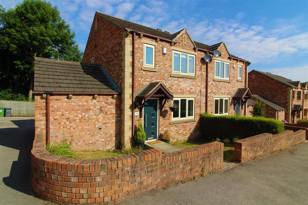 Haigh Row, Skelmanthorpe, Huddersfield 3 bed semidetached house £800 pcm (£185 pw)