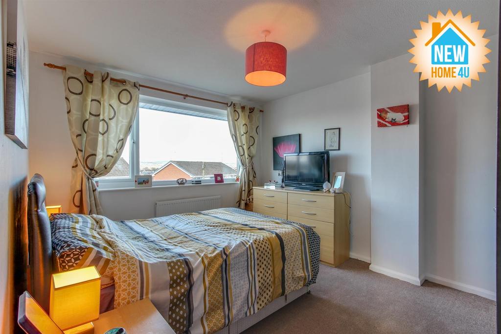 Main bedroom: