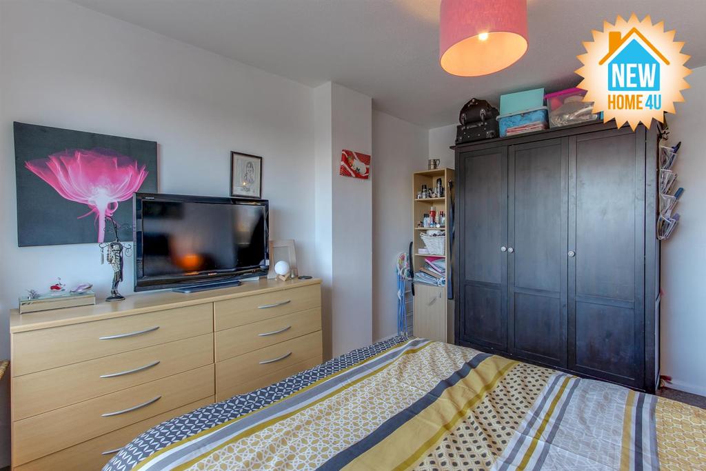 Main bedroom: