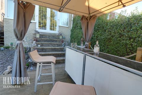 33 Barnardiston Road, Sheffield, S9 4RW