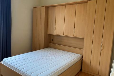 undefined, Viewforth Gardens, Bruntsfield, Edinburgh, EH10