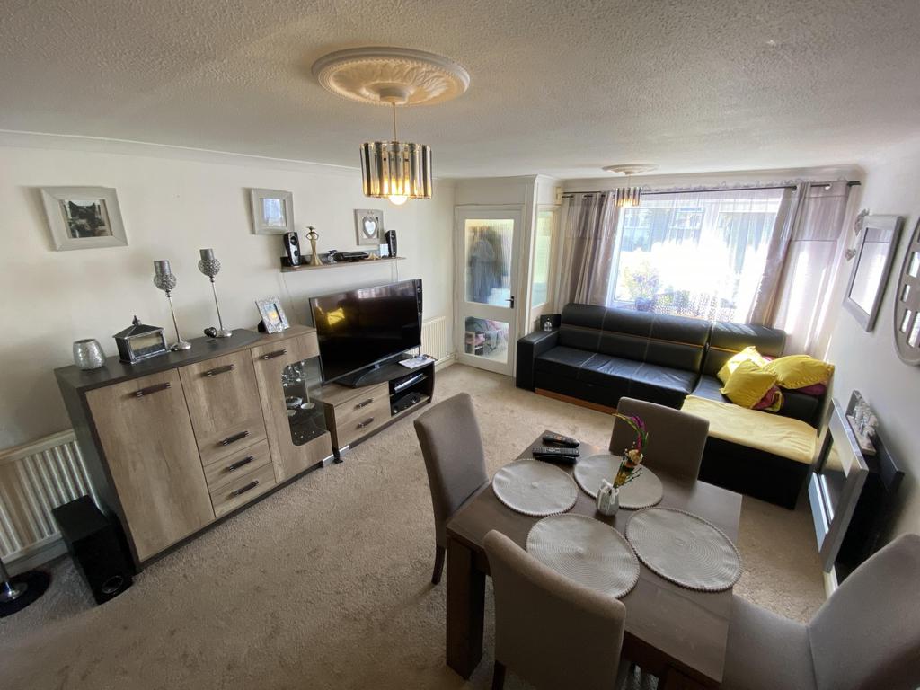 Woodlands Road, Bognor Regis, PO22 2 bed end of terrace house £990 pcm (£228 pw)