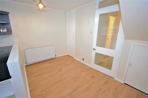 2 bedroom terraced house to rent, Lady Alice Path, Glenrothes, KY7