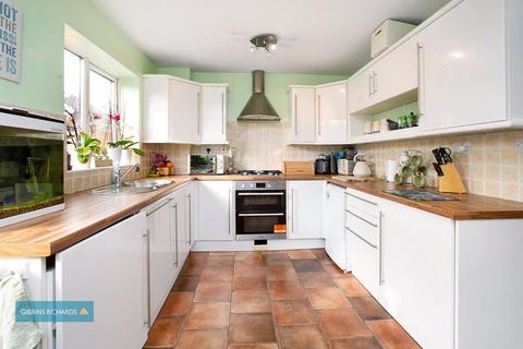 15 Luttrell Close, Taunton, TA2 8SA