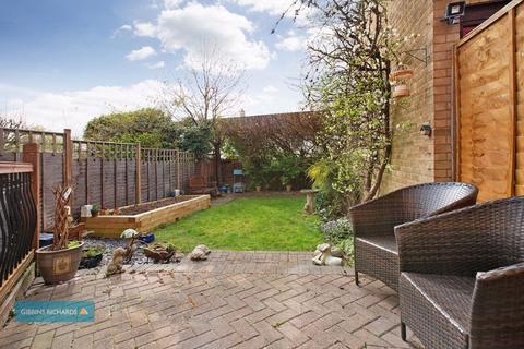 15 Luttrell Close, Taunton, TA2 8SA