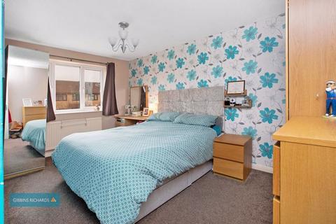 15 Luttrell Close, Taunton, TA2 8SA