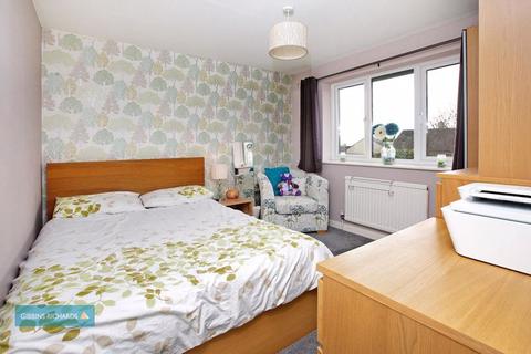 15 Luttrell Close, Taunton, TA2 8SA