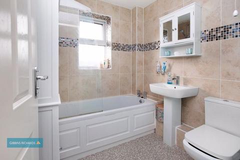 15 Luttrell Close, Taunton, TA2 8SA