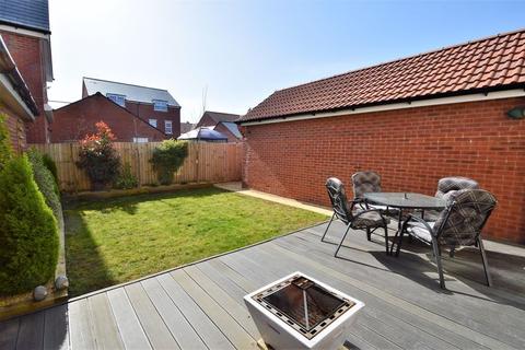 3 Blackcap Avenue, Yatton, Bristol, BS49 4FL