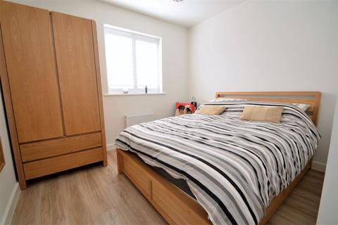 3 Blackcap Avenue, Yatton, Bristol, BS49 4FL