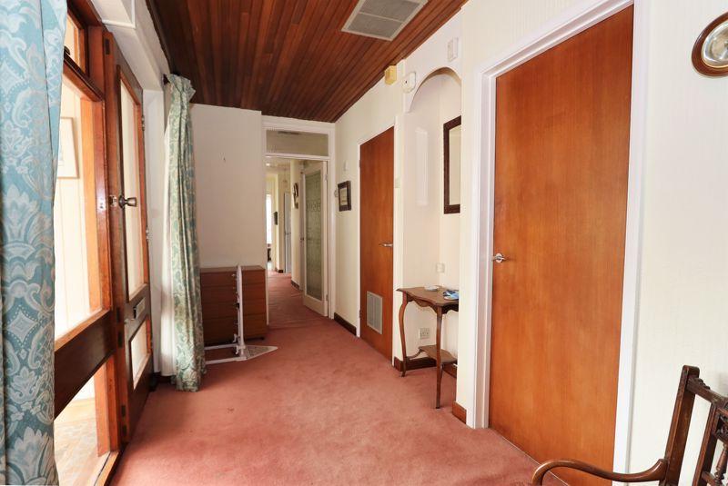 Hallway to bedrooms