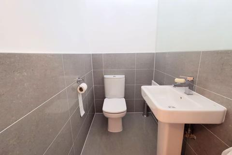 2 Prima Road, Aylesbury, HP18 0US