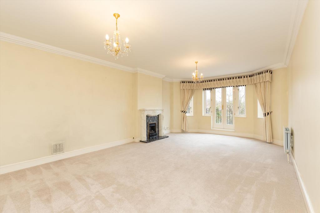 Holly Lodge, 90 Wimbledon Hill Road, London, SW19 2 bed flat £825,000
