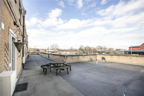 3 bedroom maisonette to rent, Chiswick Terrace, London, W4