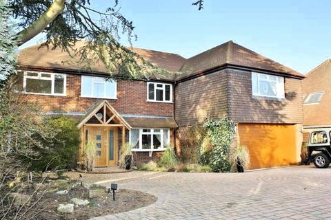 6 bedroom detached house to rent, Pewley Hill, Guildford, Surrey, GU1