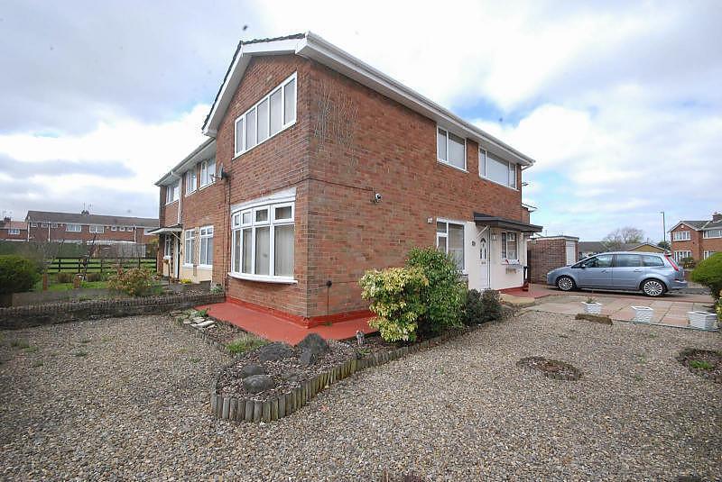 Mill Crescent, Hebburn 3 bed semidetached house £150,000