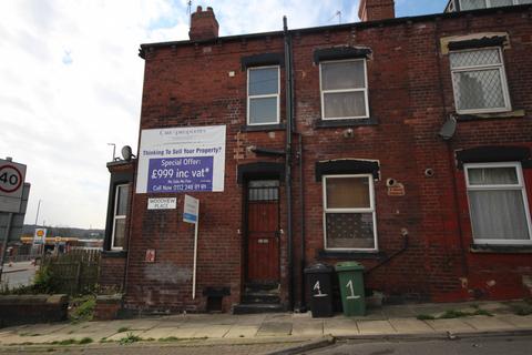 4 bedroom terraced house to rent, Woodview Place,  Leeds, LS11