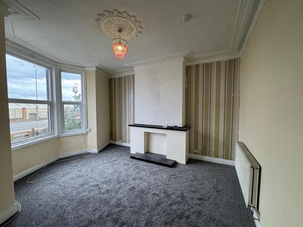 House in Leeds, West Yorkshire - View 2