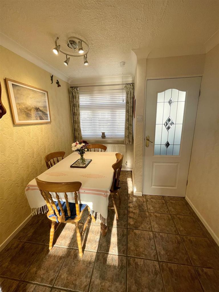 DINING ROOM (front)