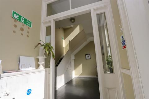 2 bedroom flat to rent, Knatchbull Road, SE5