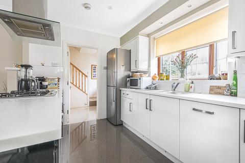 19 Barnfield Gardens, Kingston Upon Thames, KT2 5RH
