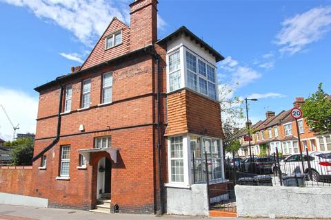 15 Coombe Road, Croydon, CR0 1BD