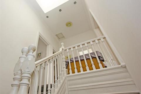 15 Coombe Road, Croydon, CR0 1BD