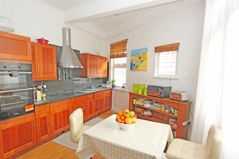 15 Coombe Road, Croydon, CR0 1BD