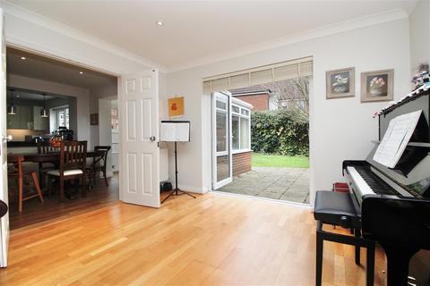 16 Brettenham Crescent, Ipswich, IP4 2UB