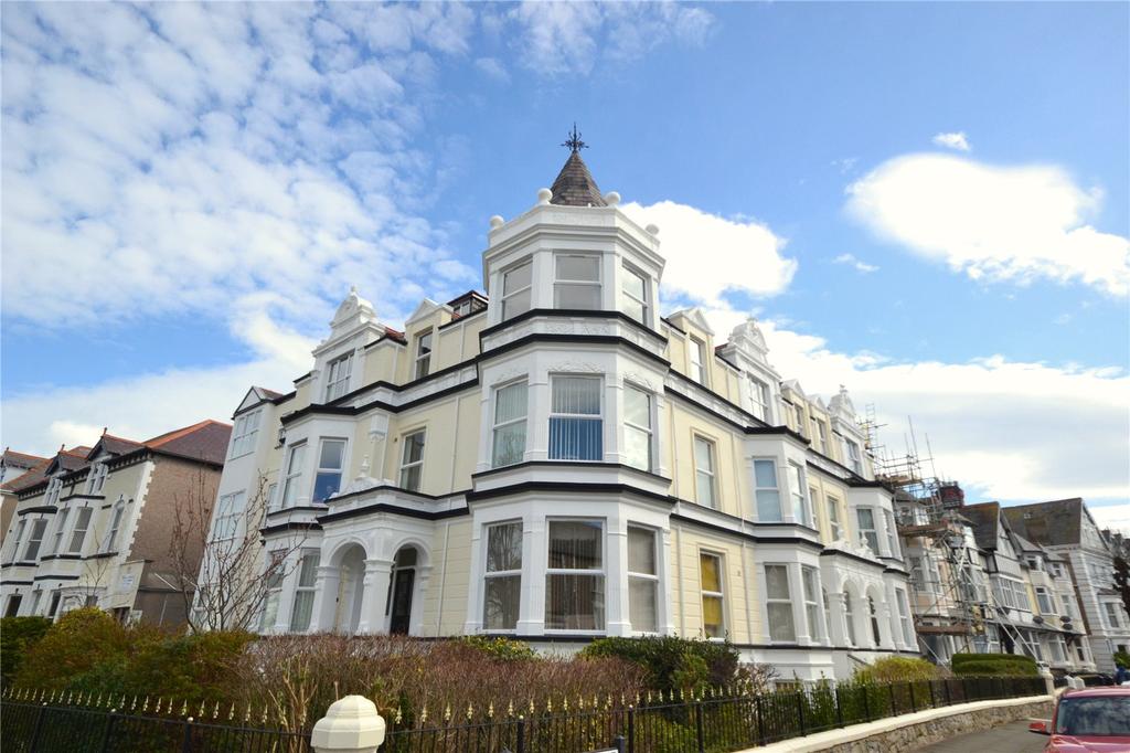 Trinity Square, Llandudno, LL30 2 bed apartment for sale £120,000