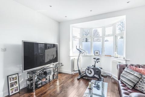 28 Tangle Tree Close, London, N3 2TR