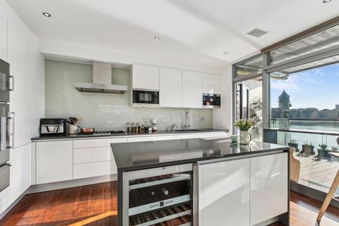 2 bedroom apartment for sale, The Montevetro Building, Battersea Church Road, SW11