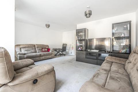 3 bedroom detached house to rent, Chenneston Close,  Lower Sunbury,  TW16