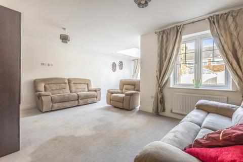 3 bedroom detached house to rent, Chenneston Close,  Lower Sunbury,  TW16