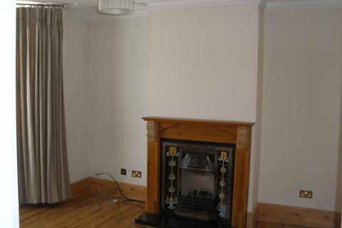 3 bedroom end of terrace house to rent, Mildmay Road, Chelmsford CM2