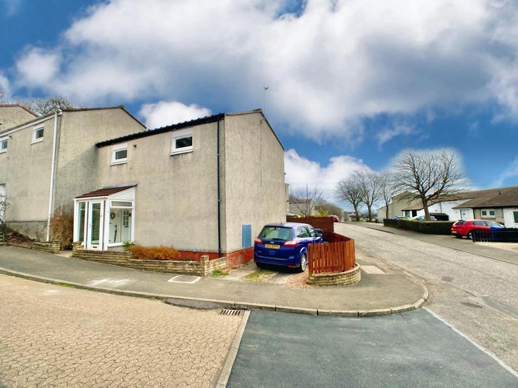 76 High Parksail, Erskine 2 bed end of terrace house £112,000