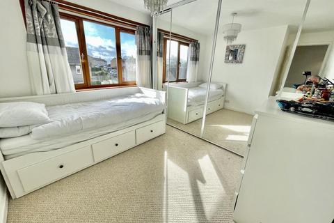 42 Alexander Fleming Avenue, KA25 6HA
