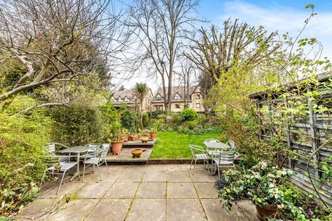 10, Blair Court The Knoll, Beckenham, BR3 5JJ
