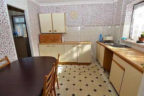 6 Chessetts Grove, Birmingham, B13 0RG