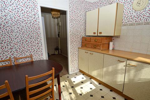 6 Chessetts Grove, Birmingham, B13 0RG