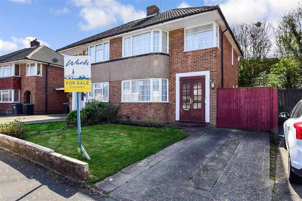 Sedley Close, Aylesford, Kent 3 bed semidetached house £300,000